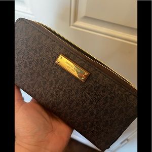 Jet set travel continental wallet ( never used ) new